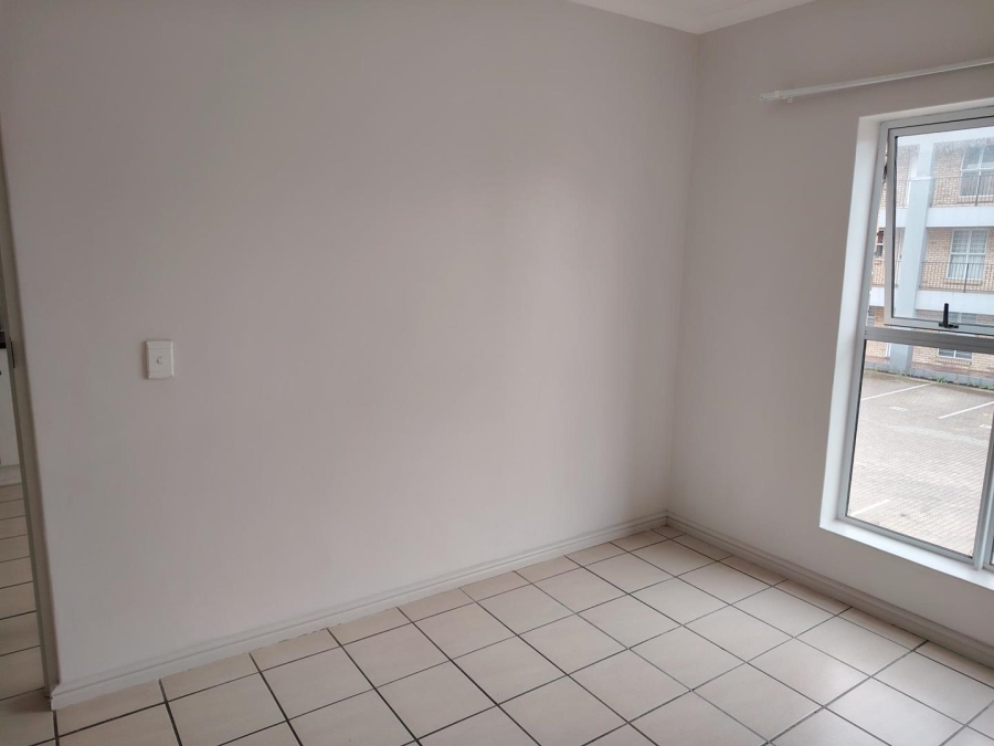 To Let 2 Bedroom Property for Rent in Buhrein Western Cape